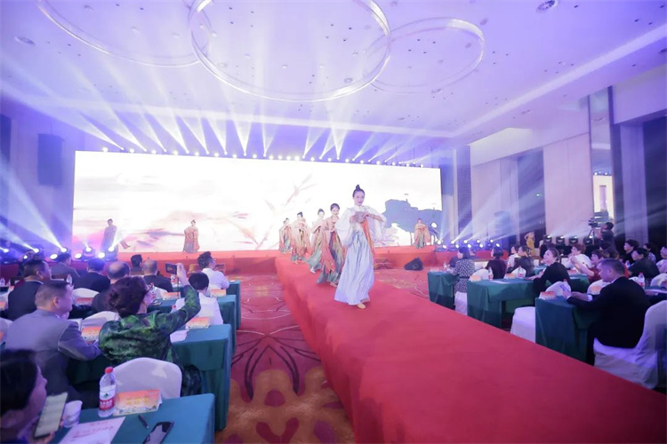 1697613397420672.jpg 187.jpg