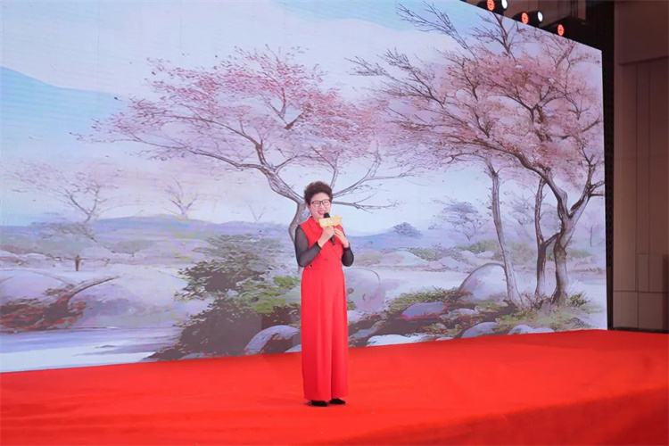 1697613675612720.jpg 204.jpg